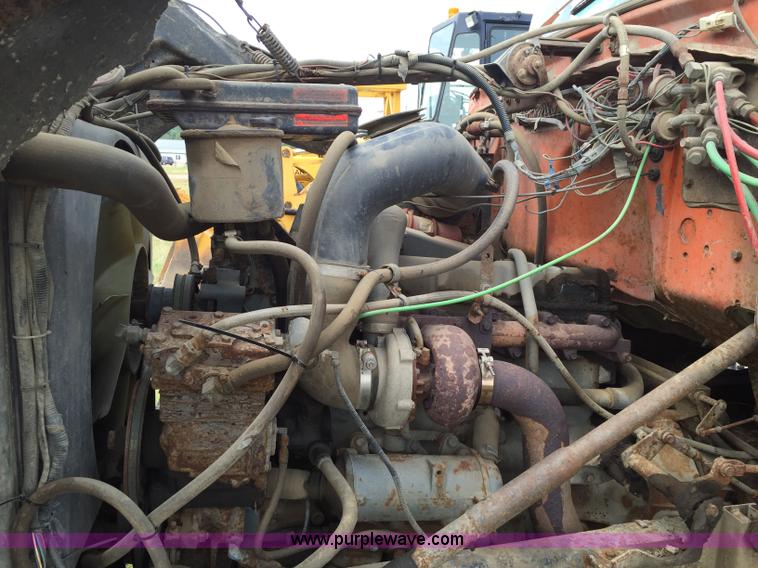 image for item J1744 1992 Ford LT8000 dump truck