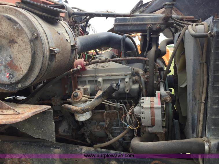 image for item J1744 1992 Ford LT8000 dump truck