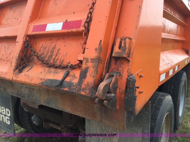 image for item J1744 1992 Ford LT8000 dump truck