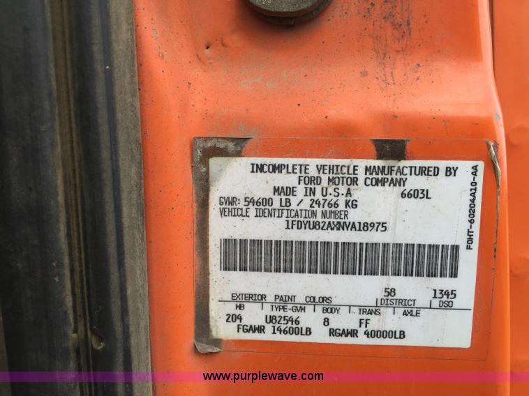 image for item J1744 1992 Ford LT8000 dump truck