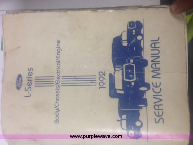 image for item J1744 1992 Ford LT8000 dump truck