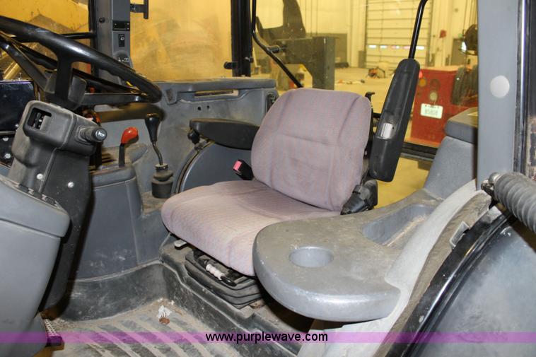 image for item J3514 1999 New Holland TS110 tractor