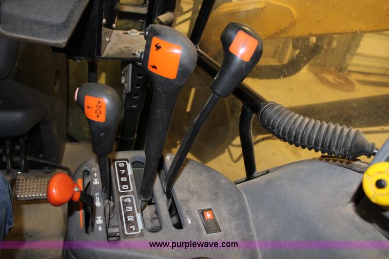 image for item J3514 1999 New Holland TS110 tractor