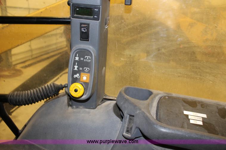 image for item J3514 1999 New Holland TS110 tractor