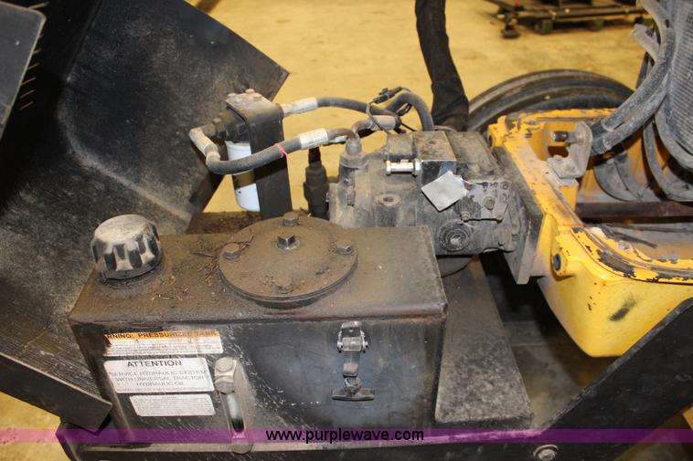 image for item J3514 1999 New Holland TS110 tractor