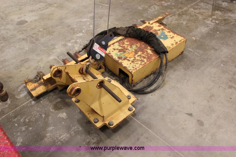 image for item J3514 1999 New Holland TS110 tractor