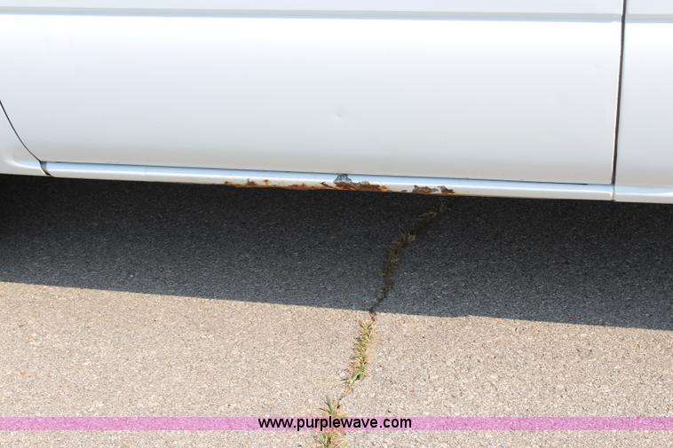 image for item J3524 2002 Chevrolet Silverado 1500 pickup truck