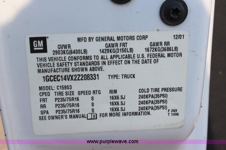 image for item J3524 2002 Chevrolet Silverado 1500 pickup truck