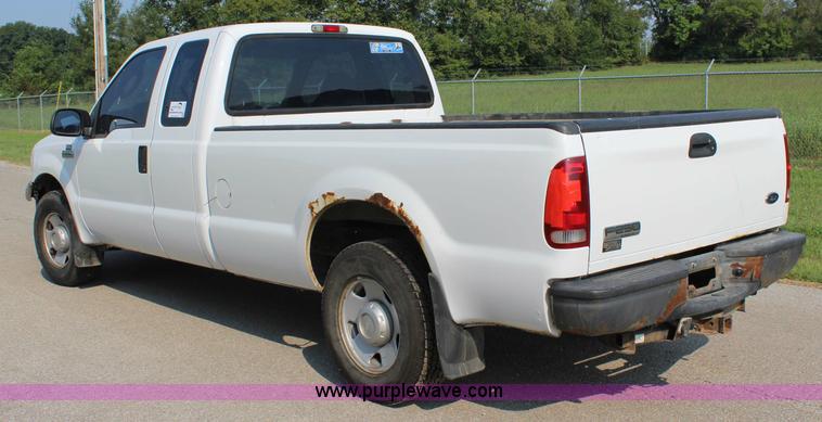 image for item J3525 2005 Ford F250 Super Duty SuperCab pickup truck