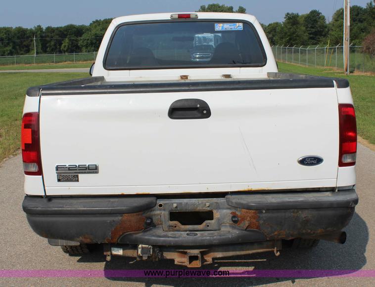 image for item J3525 2005 Ford F250 Super Duty SuperCab pickup truck