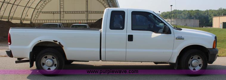 image for item J3525 2005 Ford F250 Super Duty SuperCab pickup truck