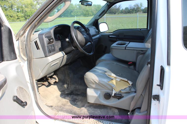 image for item J3525 2005 Ford F250 Super Duty SuperCab pickup truck