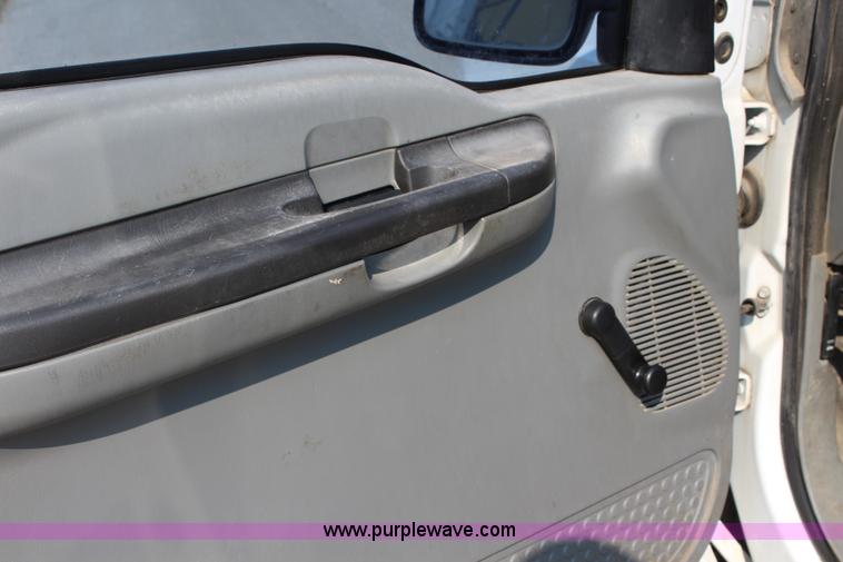 image for item J3525 2005 Ford F250 Super Duty SuperCab pickup truck