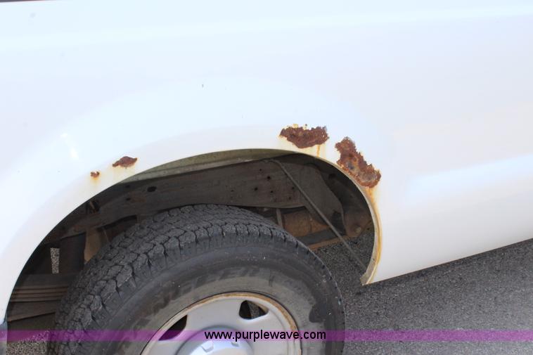 image for item J3525 2005 Ford F250 Super Duty SuperCab pickup truck