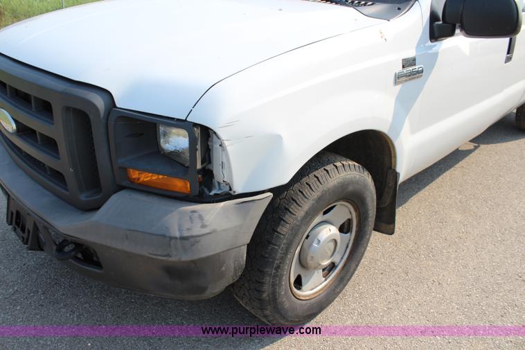 image for item J3525 2005 Ford F250 Super Duty SuperCab pickup truck