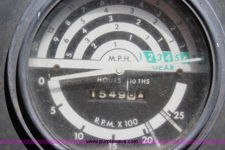 image for item J3651 1972 John Deere 401B tractor