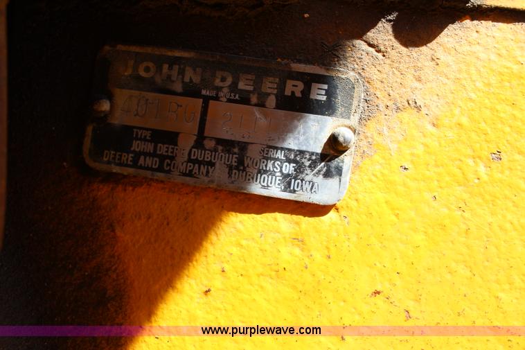 image for item J3651 1972 John Deere 401B tractor