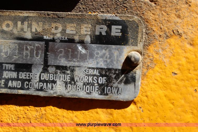 image for item J3651 1972 John Deere 401B tractor