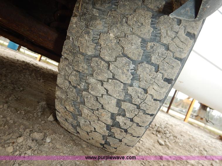 image for item J6408 2003 Chevrolet Silverado 1500 pickup truck