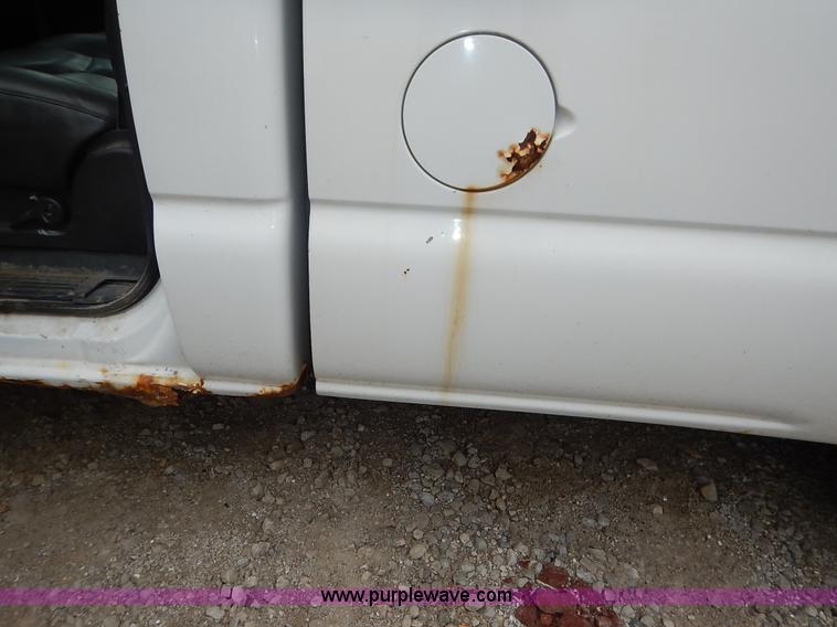 image for item J6408 2003 Chevrolet Silverado 1500 pickup truck