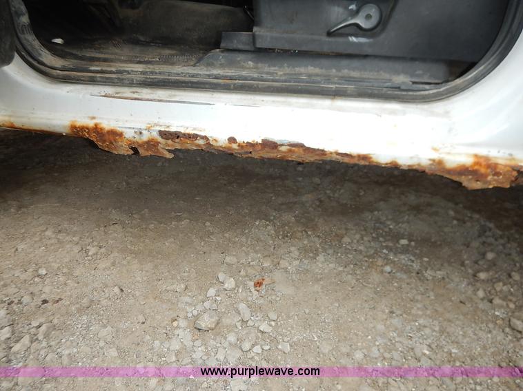 image for item J6408 2003 Chevrolet Silverado 1500 pickup truck