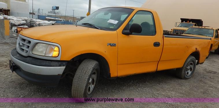 image for item J6411 1999 Ford F150 pickup truck