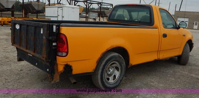 image for item J6411 1999 Ford F150 pickup truck