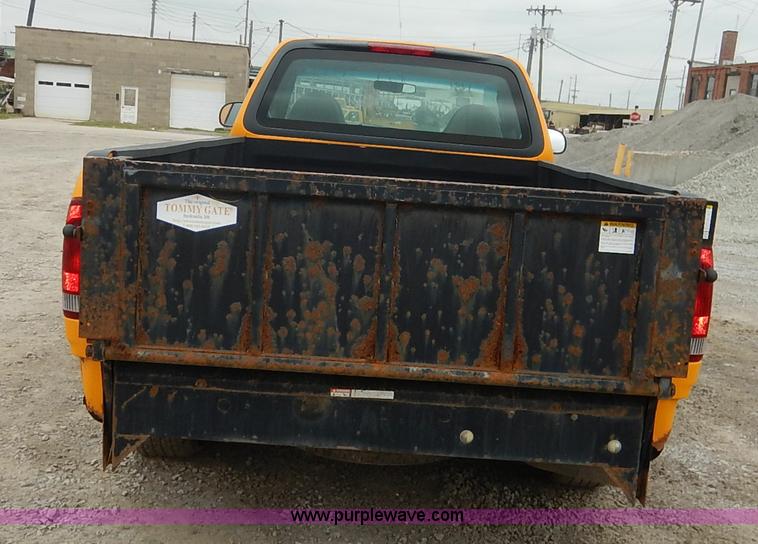 image for item J6411 1999 Ford F150 pickup truck