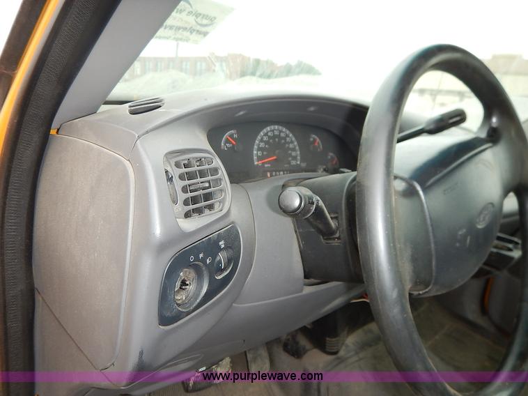 image for item J6411 1999 Ford F150 pickup truck