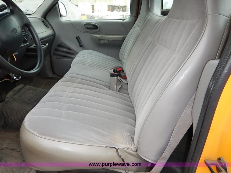 image for item J6411 1999 Ford F150 pickup truck