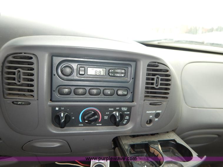 image for item J6411 1999 Ford F150 pickup truck