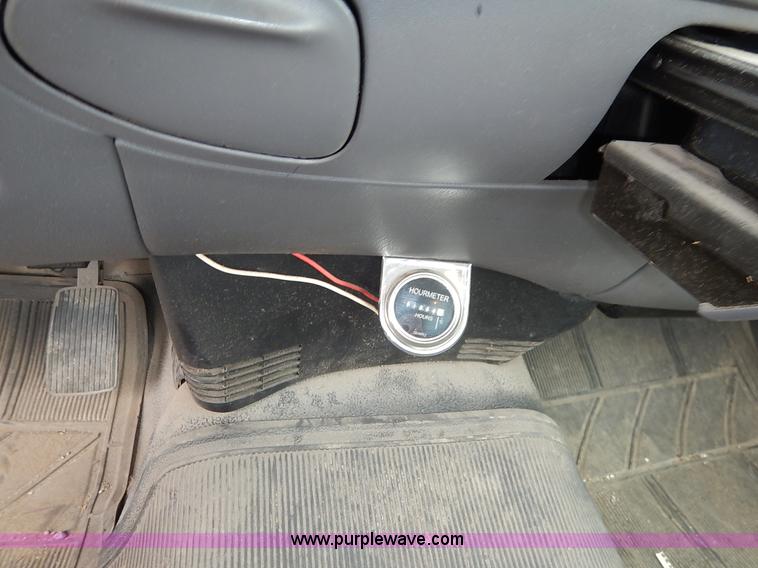 image for item J6411 1999 Ford F150 pickup truck