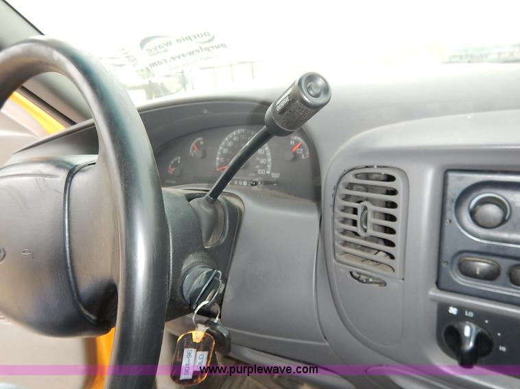 image for item J6411 1999 Ford F150 pickup truck