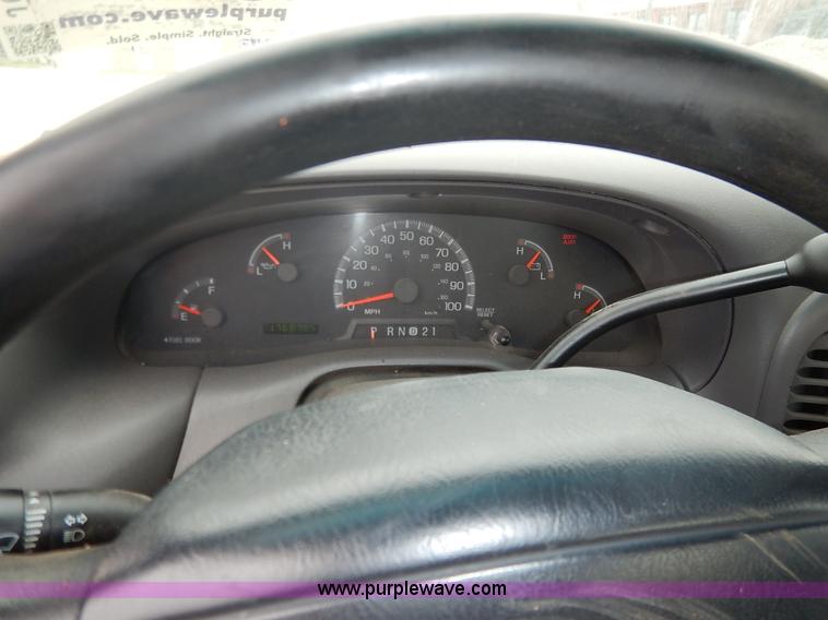 image for item J6411 1999 Ford F150 pickup truck