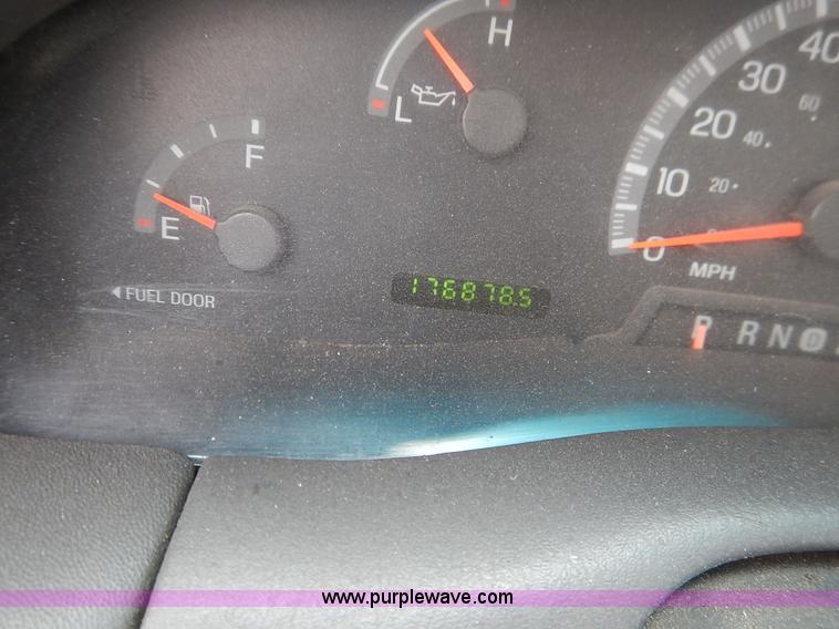 image for item J6411 1999 Ford F150 pickup truck