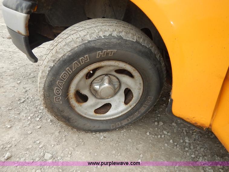 image for item J6411 1999 Ford F150 pickup truck