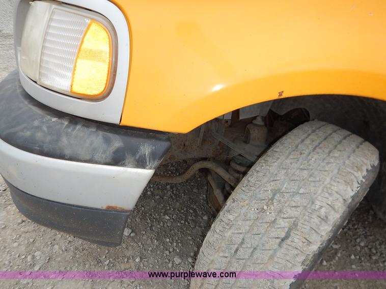 image for item J6411 1999 Ford F150 pickup truck