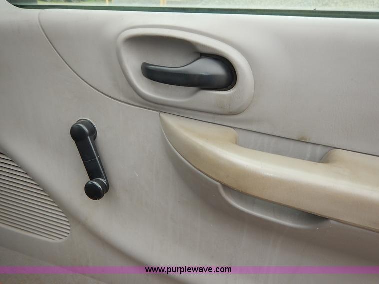 image for item J6411 1999 Ford F150 pickup truck