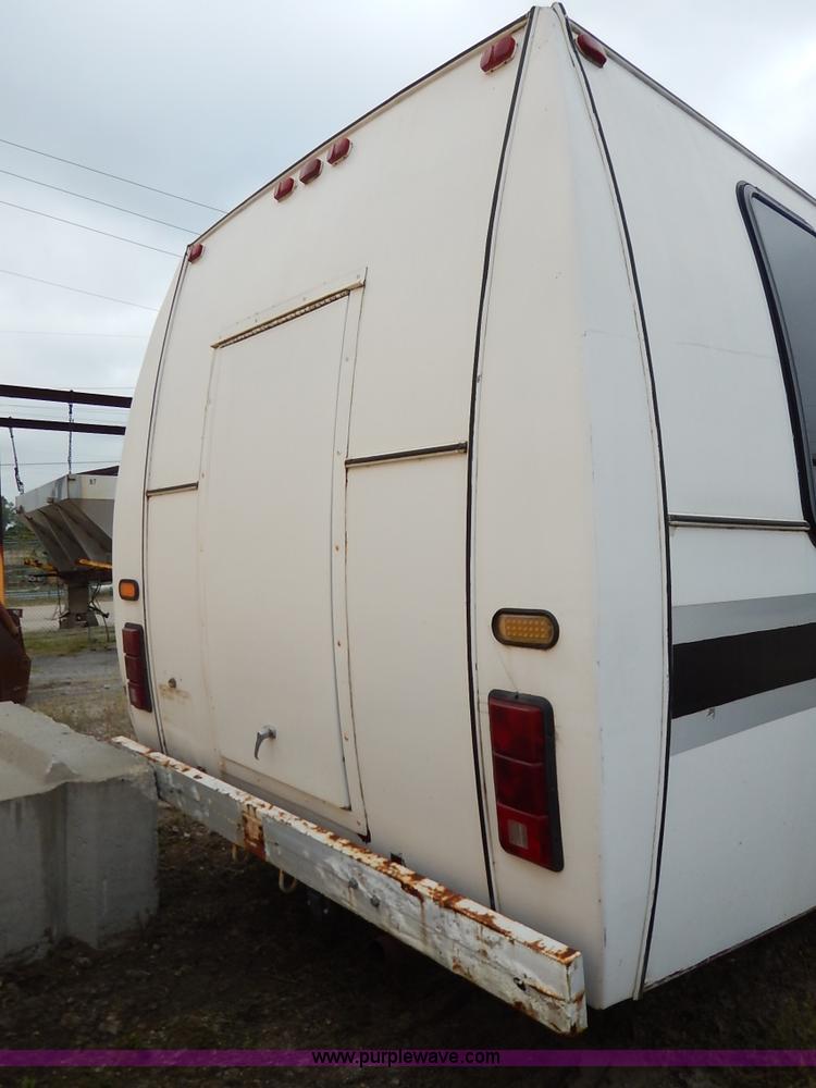 image for item J6417 1989 Ford Econoline E350 bus