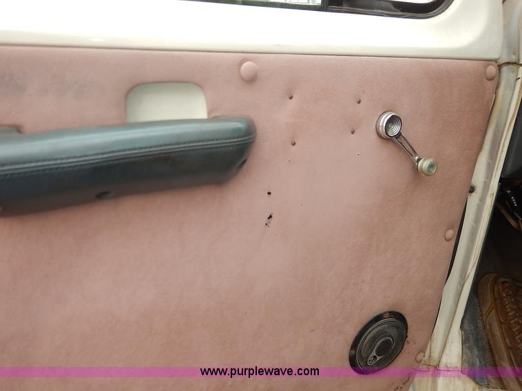 image for item J6417 1989 Ford Econoline E350 bus