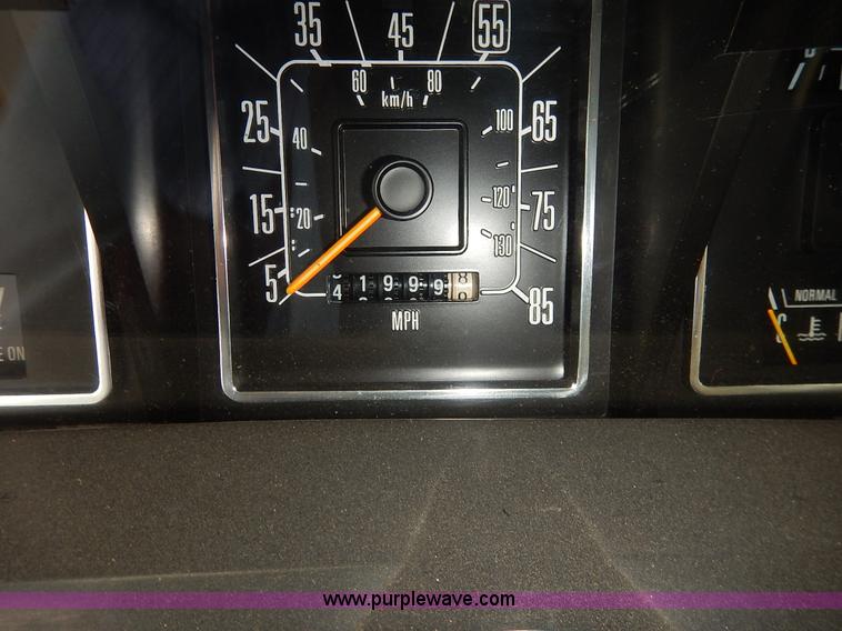 image for item J6417 1989 Ford Econoline E350 bus