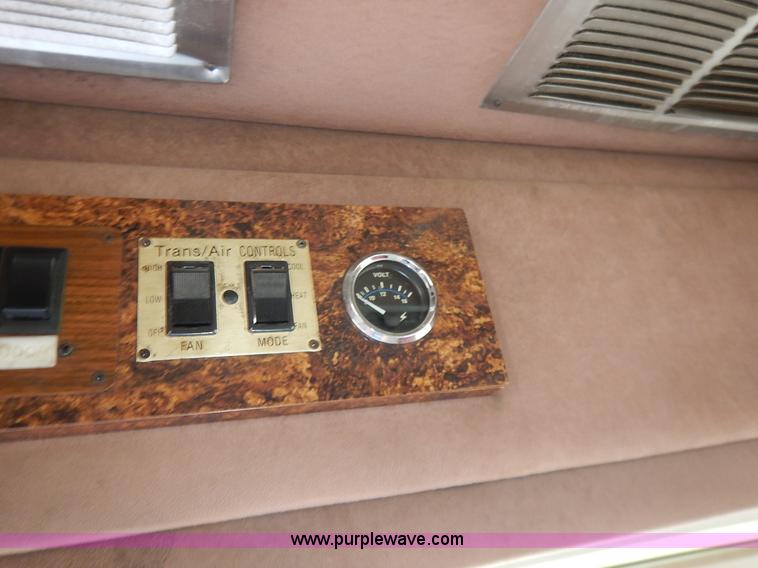 image for item J6417 1989 Ford Econoline E350 bus