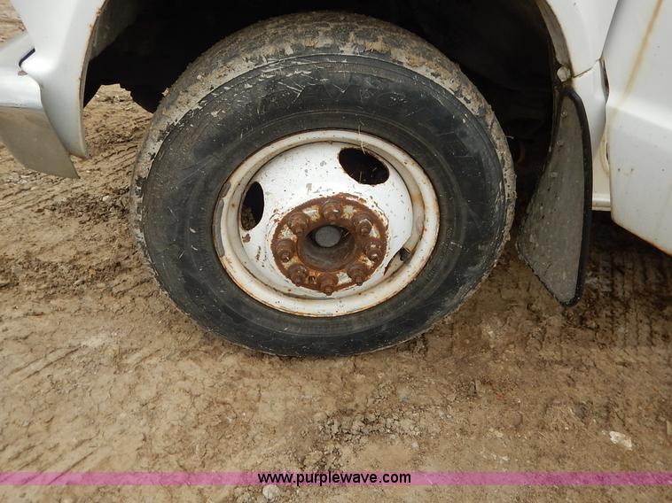 image for item J6417 1989 Ford Econoline E350 bus