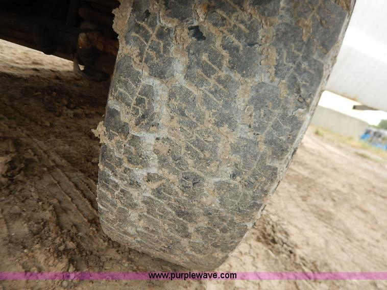 image for item J6417 1989 Ford Econoline E350 bus