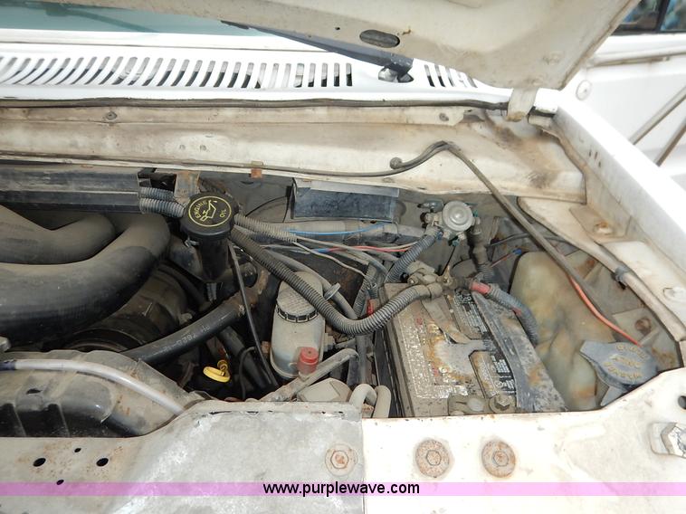 image for item J6417 1989 Ford Econoline E350 bus