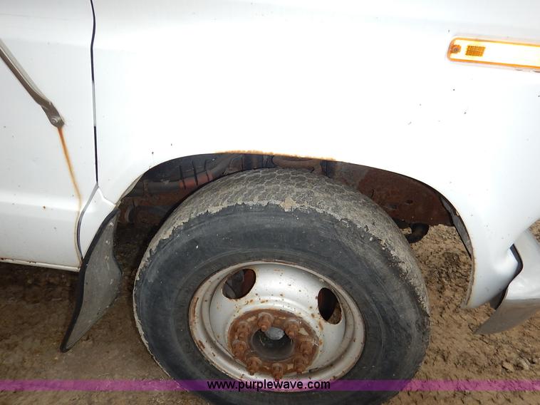 image for item J6417 1989 Ford Econoline E350 bus