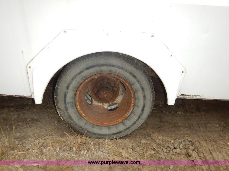 image for item J6417 1989 Ford Econoline E350 bus