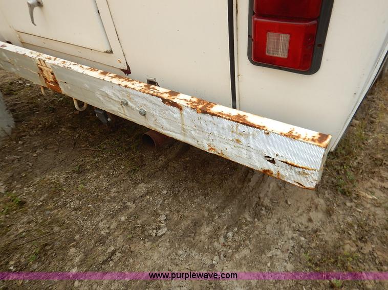 image for item J6417 1989 Ford Econoline E350 bus