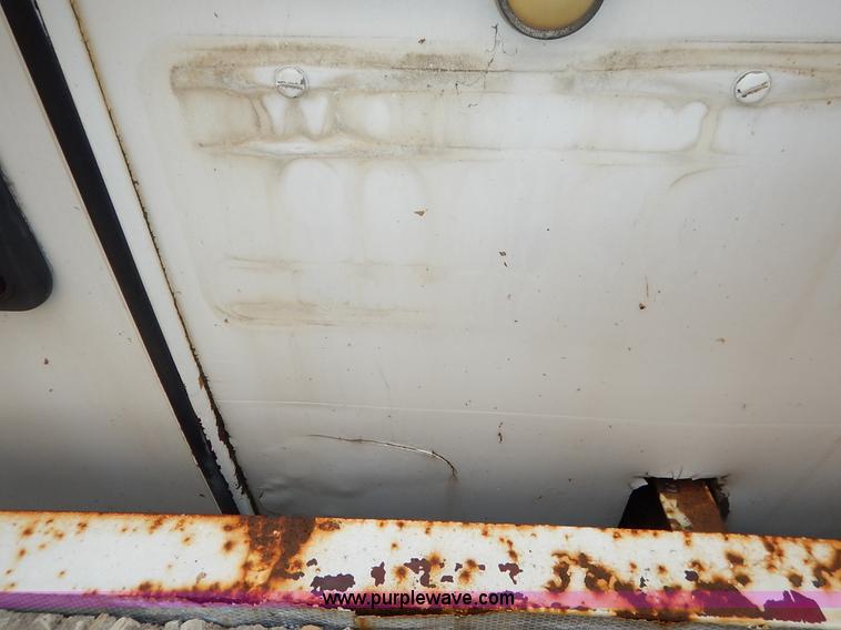 image for item J6417 1989 Ford Econoline E350 bus