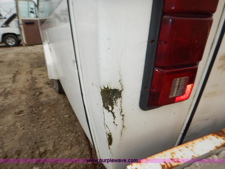 image for item J6417 1989 Ford Econoline E350 bus